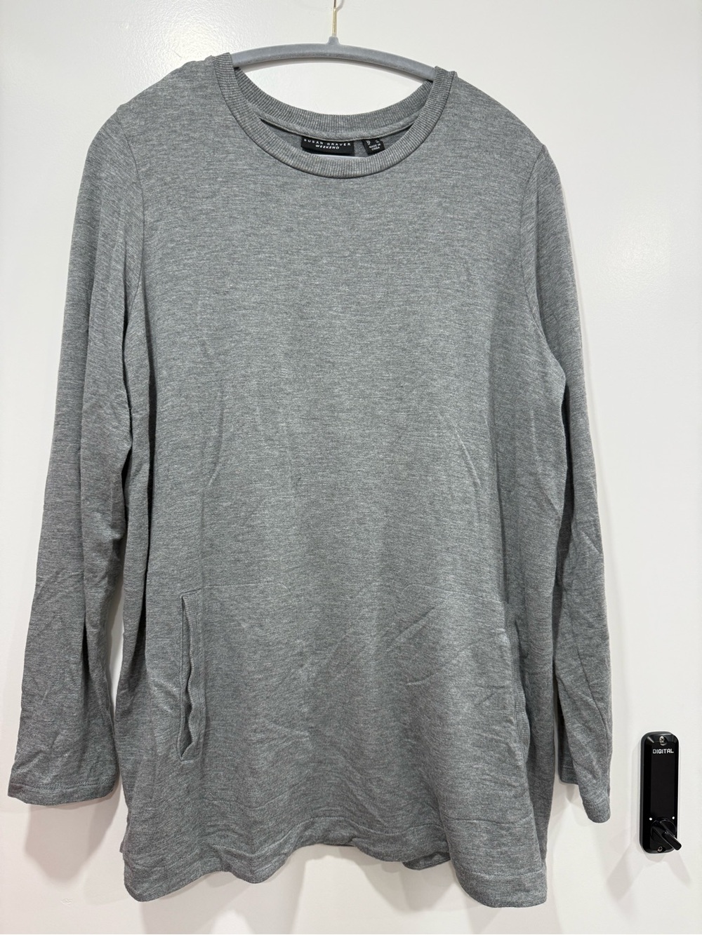 LN Susan Graver Weekend Gray Long Sleeve Knit Tunic Top Pockets Stretch L large
